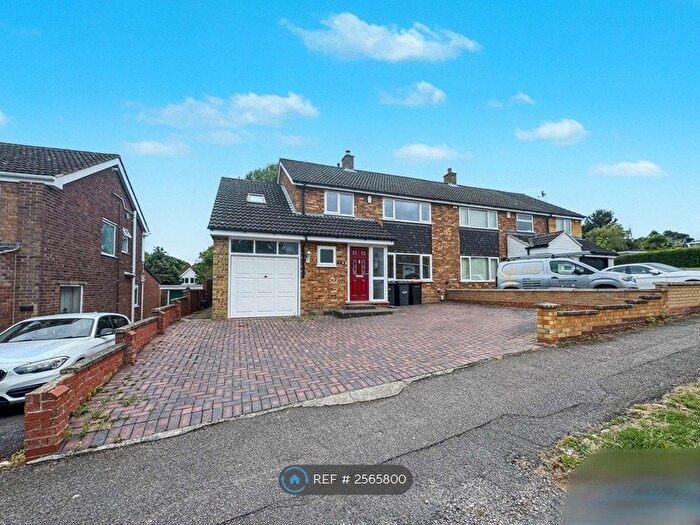 4 Bedroom Semi-Detached House To Rent In Plover Way, Bedford, MK41
