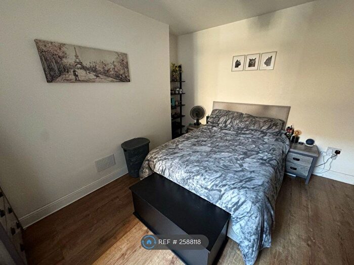 1 Bedroom Flat To Rent In King Edwards Road, Swansea, SA1