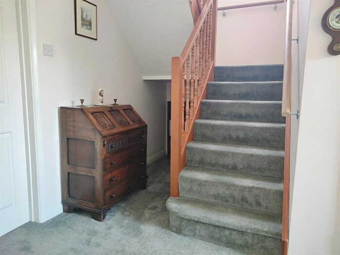 4 Bedroom Detached House For Sale In Cedar Wood Close, Fair Oak, Eastleigh, SO50