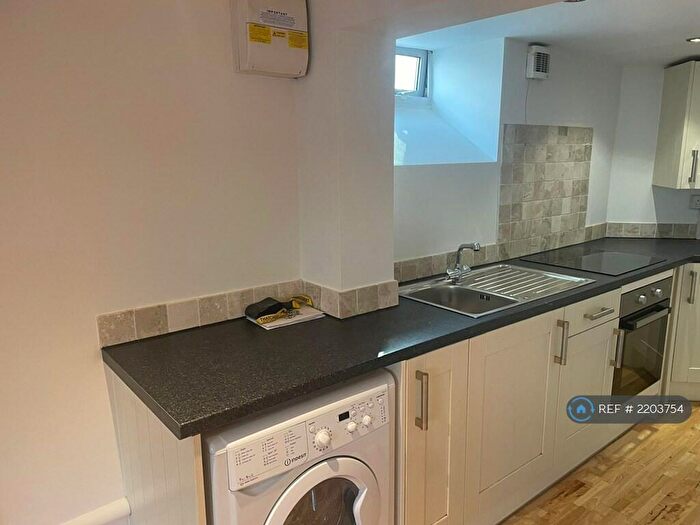 2 Bedroom Flat To Rent In Clyde Road, Totterdown, Bristol, BS4