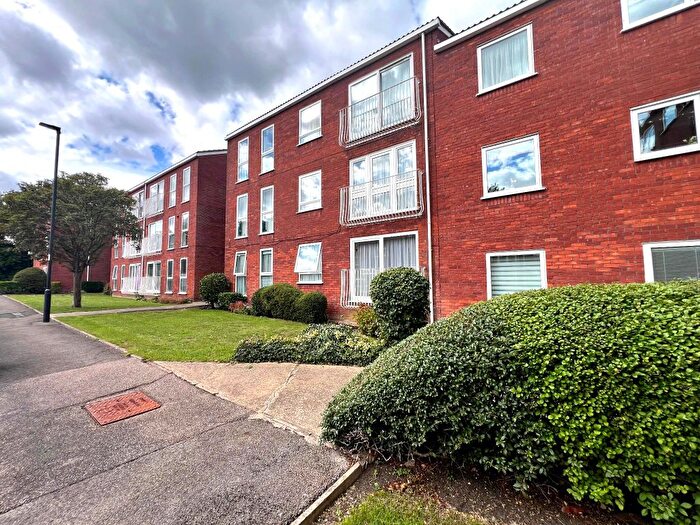 1 Bedroom Flat To Rent In Roundhedge Way, Enfield, EN2