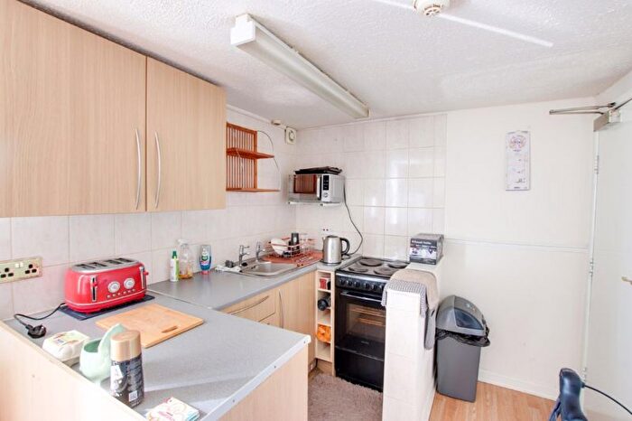 1 Bedroom Flat To Rent In Timbrell Street, Trowbridge, BA14