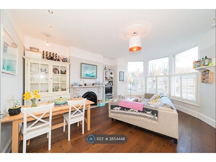 2 Bedroom Flat To Rent In Trinity Rise, London, SW2
