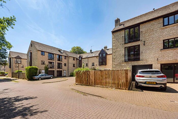 3 Bedroom Terraced House For Sale In Bowbridge Lock, Stroud, Gloucestershire, GL5