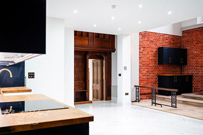 3 Bedroom Apartment For Sale In Ashmore Road, London, SE18