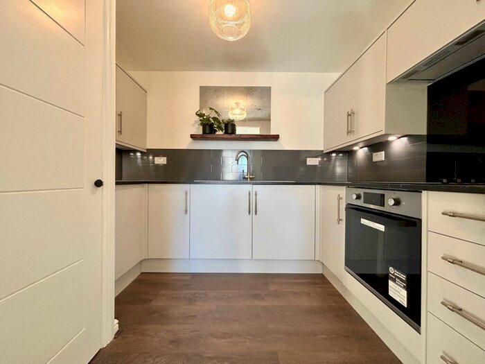 1 Bedroom Flat To Rent In Alnwick Court, Grange Crescent, DA2