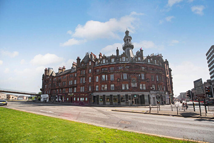 3 Bedroom Flat To Rent In Charing Cross Mansions, Charing Cross, G3