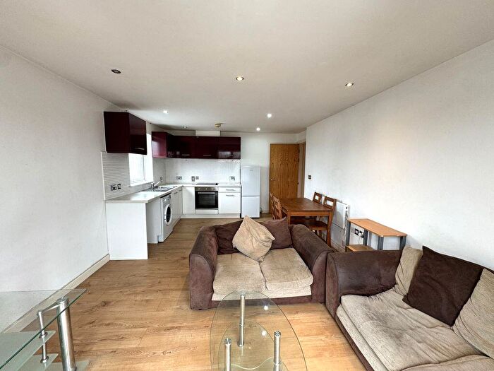 2 Bedroom Flat To Rent In Modern Apartment With Parking. Parkfield House, North Road, Cardiff., CF14
