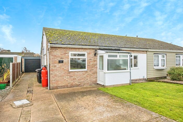 3 Bedroom Semi-detached Bungalow For Sale In Clover Drive, Thorrington, Colchester, CO7
