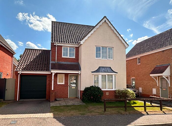 3 Bedroom Detached House For Sale In Seafields Drive, Hopton, NR31