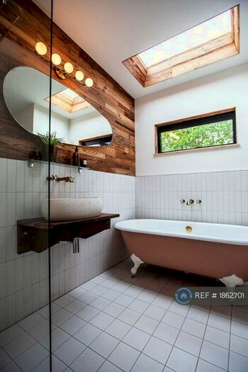 10 Bedroom Terraced House To Rent In Beech Grove, Manchester, M14