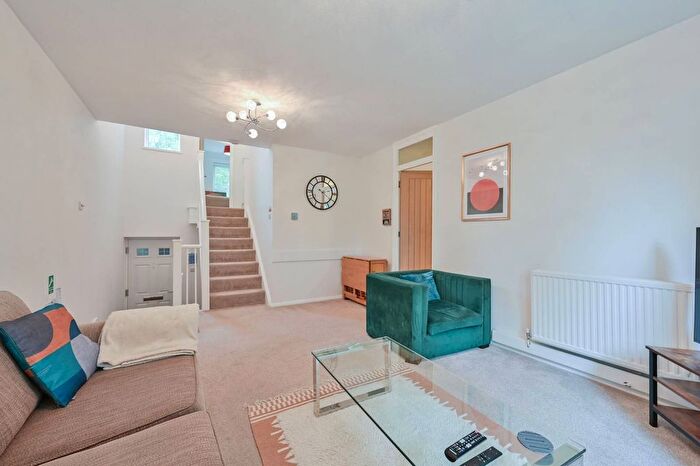 2 Bedroom Flat To Rent In Raphael Drive, Watford, WD24