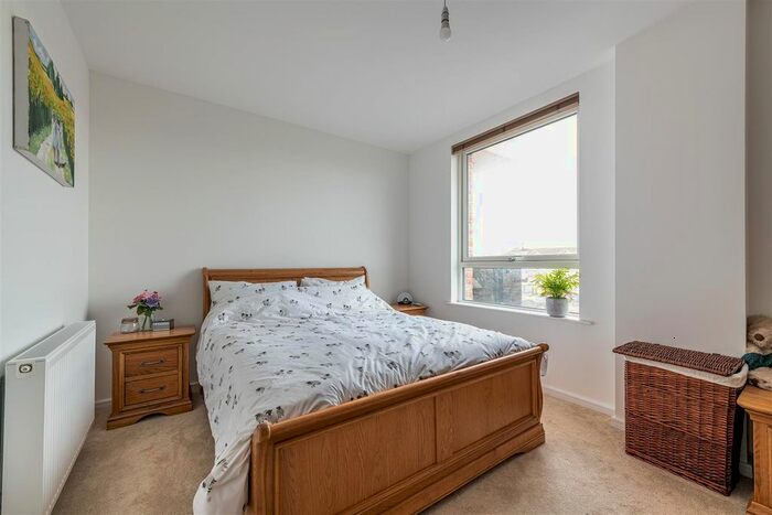 1 Bedroom Flat For Sale In Marlowe Road, Walthamstow, E17