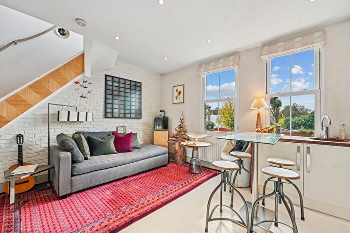 2 Bedroom Flat For Sale In Hessel Road, Ealing, London, W13