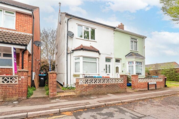 1 Bedroom Apartment To Rent In Regent Street, Bletchley, MK2