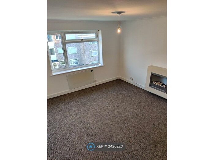 2 Bedroom Flat To Rent In Simon Close, Nuneaton, CV11