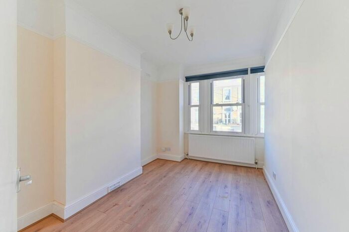 2 Bedroom Flat To Rent In Gipsy Road, London, West Norwood, London, SE27