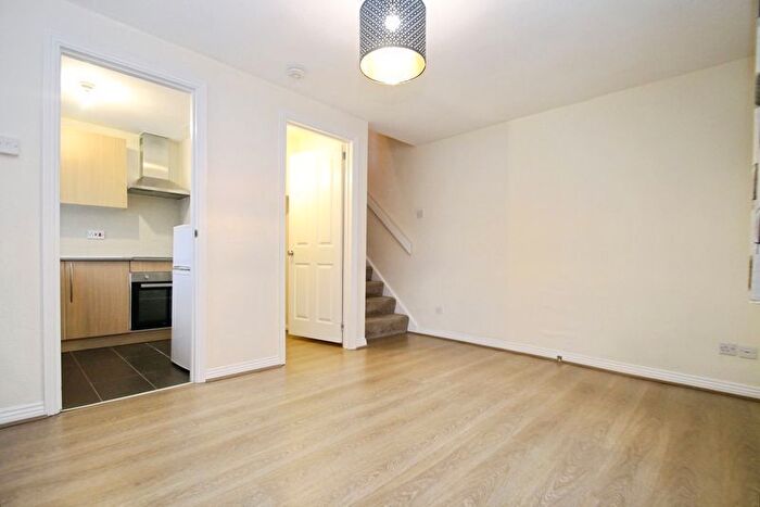1 Bedroom End Terrace House To Rent In Furze Close, Watford, WD19