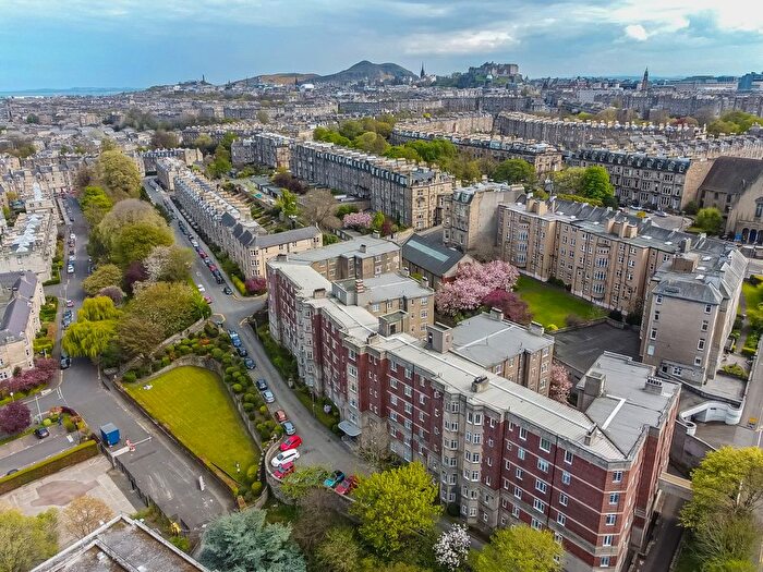 2 Bedroom Flat For Sale In Learmonth Court, Edinburgh, EH4