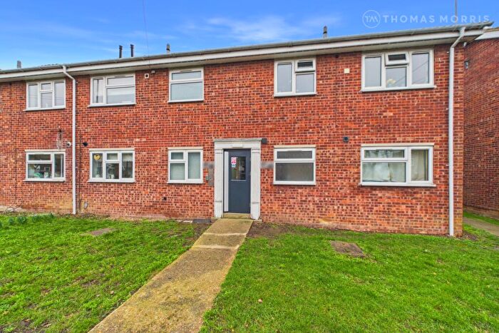 1 Bedroom Apartment For Sale In Hill Rise, St. Ives, Cambridgeshire, PE27