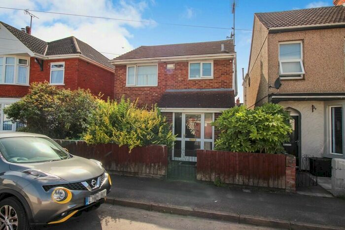 3 Bedroom Detached House To Rent In Groves Street, Rodbourne, Swindon, SN2