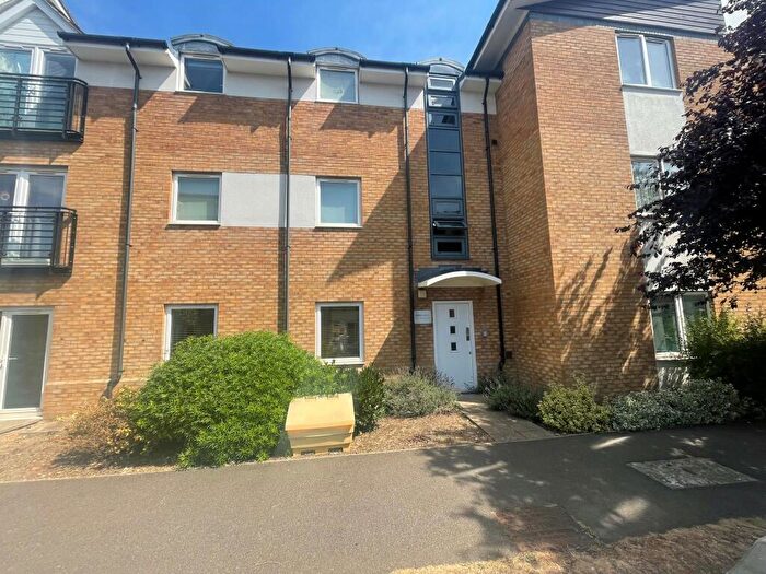 2 Bedroom Flat To Rent In Eddington Crescent, Welwyn Garden City, AL7
