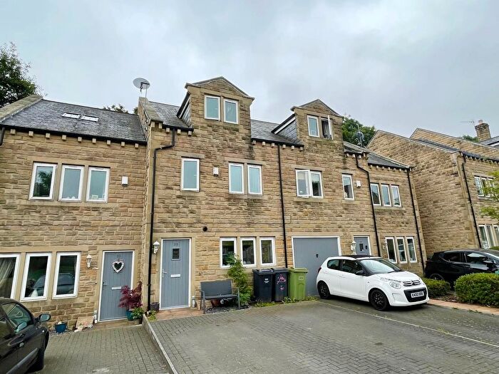 4 Bedroom Detached House To Rent In Towngate Fold, Meltham, Holmfirth, West Yorkshire, HD9