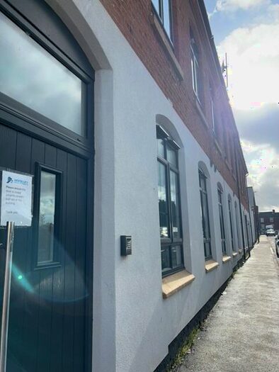 3 Bedroom Apartment To Rent In Holland Street, Nottingham, Nottinghamshire, NG7