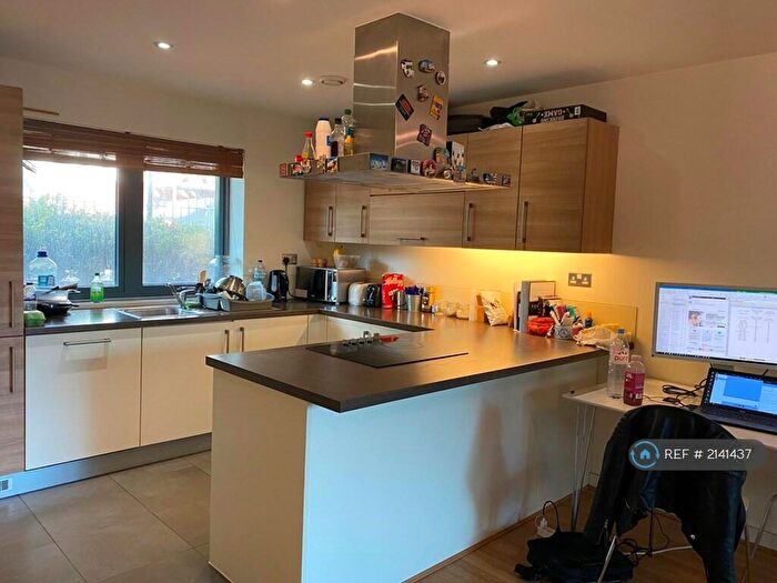 3 Bedroom Flat To Rent In Treby Street, London, E3