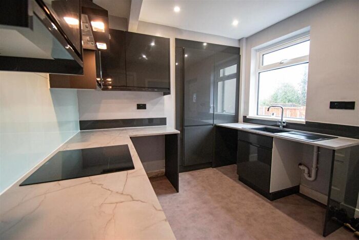 3 Bedroom End Of Terrace House For Sale In Havelock Street, Ripley, DE5