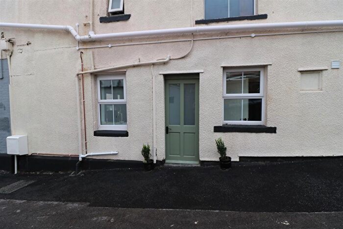 1 Bedroom Flat To Rent In Newtown, Trowbridge, BA14