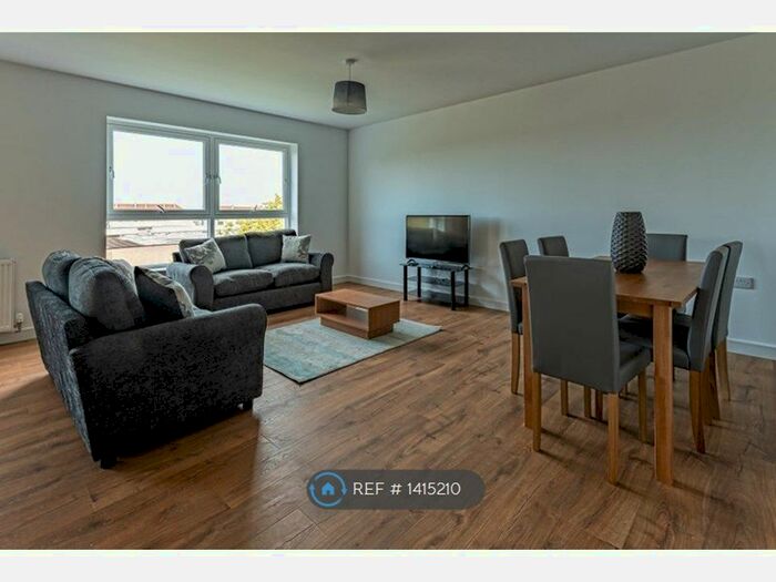 2 Bedroom Flat To Rent In Dalgety Road, Edinburgh, EH7