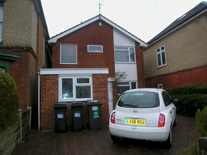 6 Bedroom House To Rent In Bedroom House In Winton, BH9