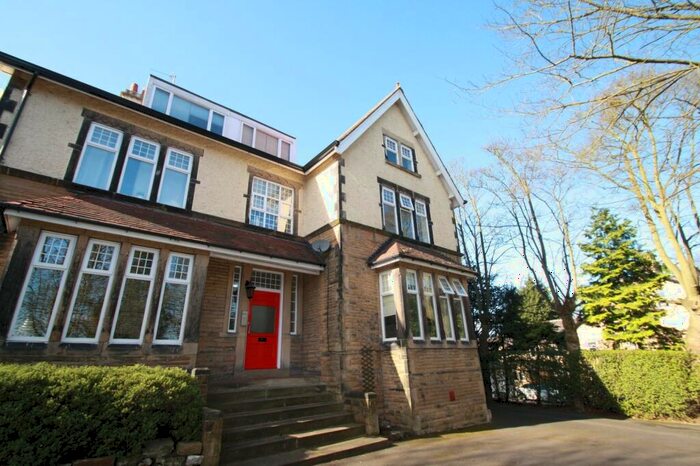 2 Bedroom Flat To Rent In Old Park Road, Leeds, West Yorkshire, LS8