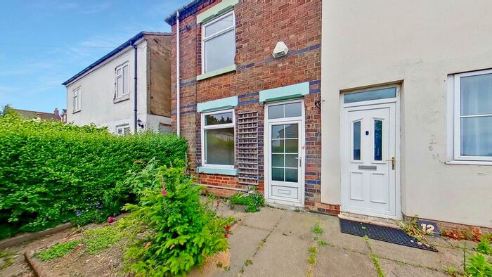 3 Bedroom Terraced House To Rent In Brook Street, Swadlincote, Derbyshire, DE11