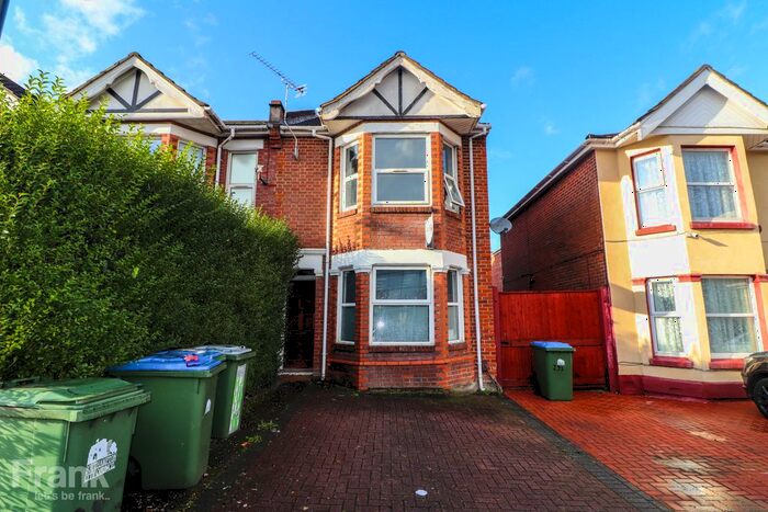 6 Bedroom Semi-Detached House To Rent In Portswood Road, Southampton, SO17