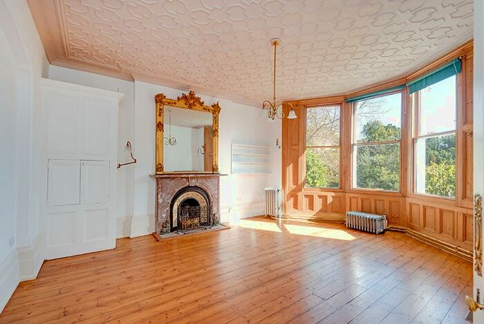 3 Bedroom Flat To Rent In Parliament Hill, Hampstead, London, NW3