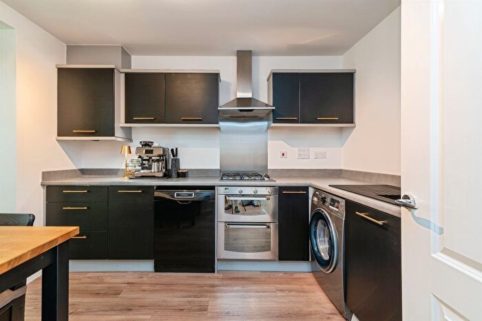 3 Bedroom Terraced House For Sale In Halfpenny Walk, Nottingham, NG11