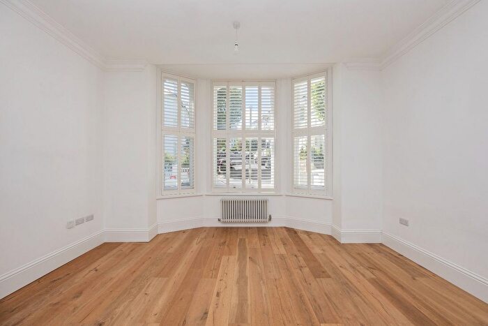 2 Bedroom Flat For Sale In Buckingham Road, Brighton, East Sussex, BN1 - Photo 2