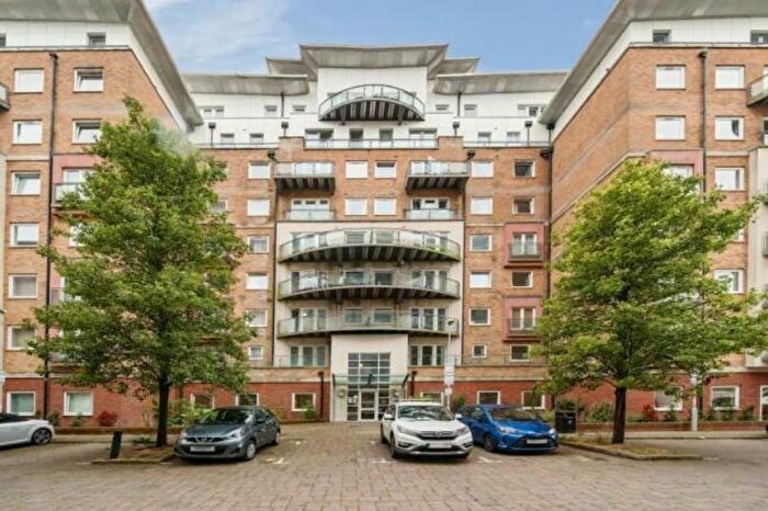 2 Bedroom Flat For Sale In Basingstoke, Hampshire, RG21