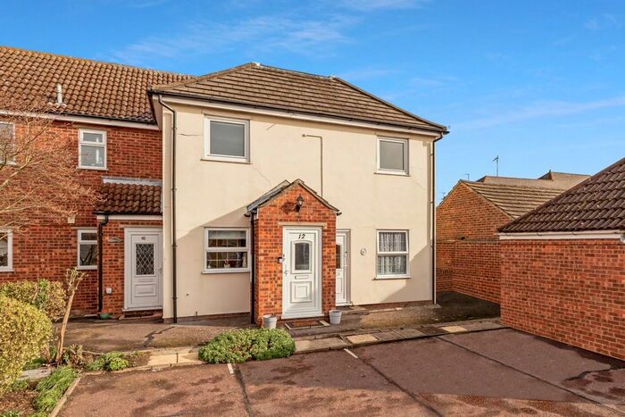 2 Bedroom Maisonette To Rent In Queens Mews, High Street, West Mersea, Colchester, CO5