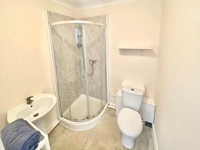 6 Bedroom House For Sale In Sunnyside Road, Poole, BH12