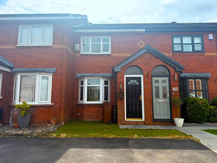 2 Bedroom Town House For Sale In Marston Close, Failsworth, Manchester, M35