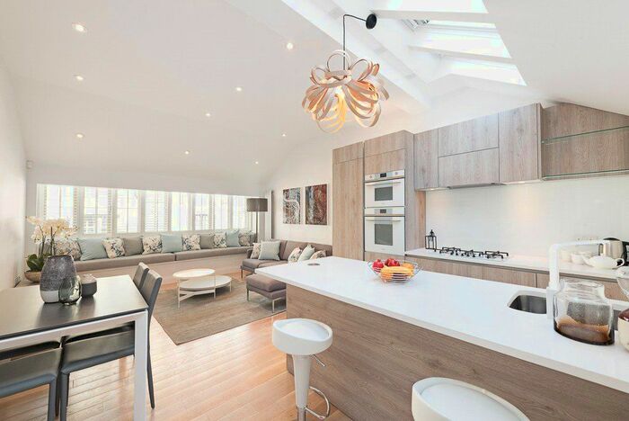 3 Bedroom Flat To Rent In Bathurst Mews, London, W2