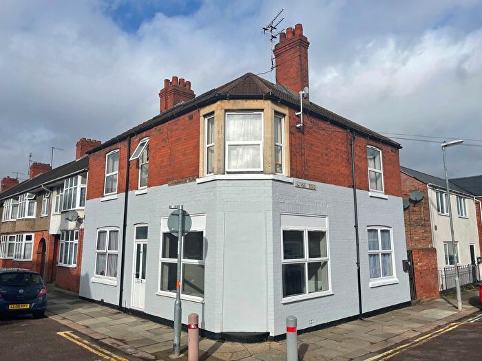 1 Bedroom Flat To Rent In Southampton Road, Far Cotton, Northampton, NN4