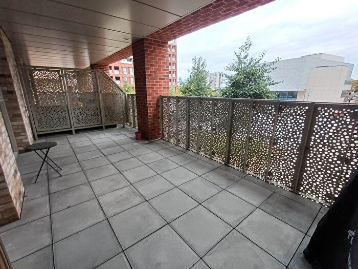 2 Bedroom Flat To Rent In Kite Close, London, SE2
