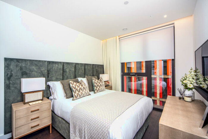 2 Bedroom Apartment To Rent In Charles Clowes Walk, SW11