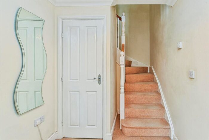 3 Bedroom End Of Terrace House For Sale In Middle Leaze, Chippenham, SN14