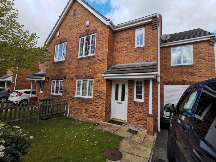 4 Bedroom Semi-Detached House To Rent In ** Student Property ** Hawksmoor Lane, Bristol, BS16