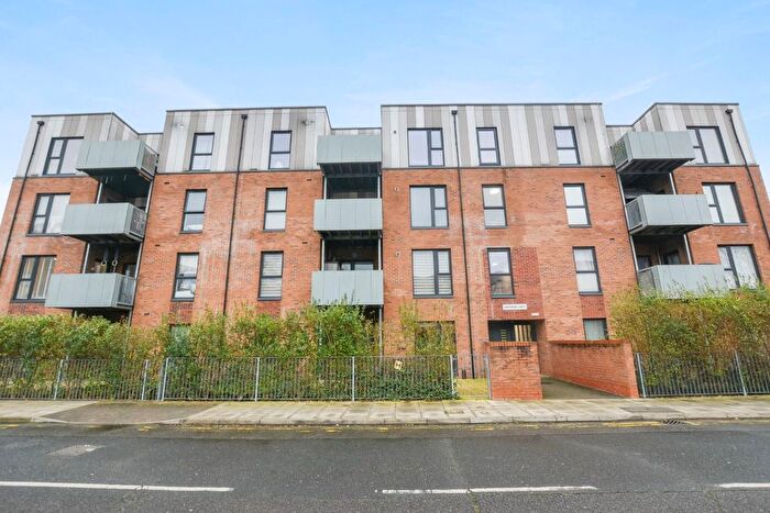 1 Bedroom Flat For Sale In Melling Drive, Enfield, EN1